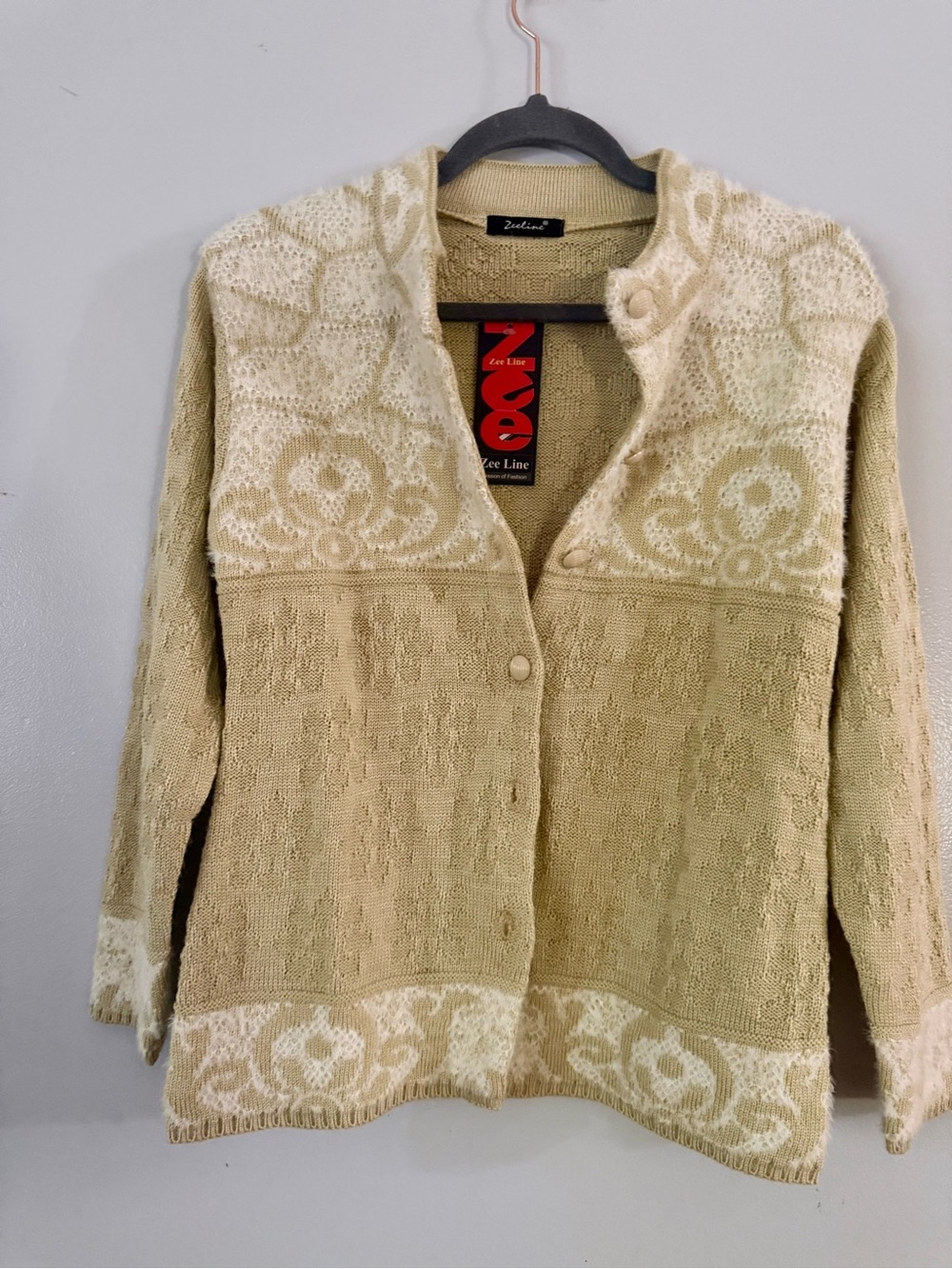 Zee Line Jacquard Knit Cardigan Sweater – Beige/Cream – Size Small